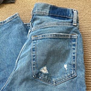 Abercrombie 90s straight ultra high rise 6L